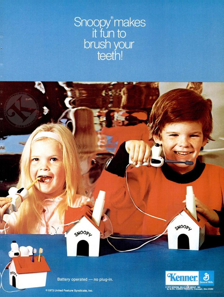 Kenner 1973 Snoopy Toothbrush